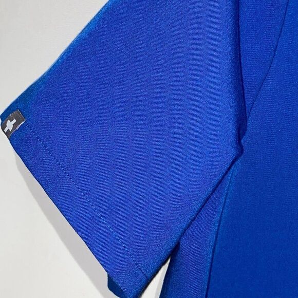 FIGS Women's Blue V-Neck Short Sleeve Two Pockets Scrub Top Size Medium - Picture 7 of 11